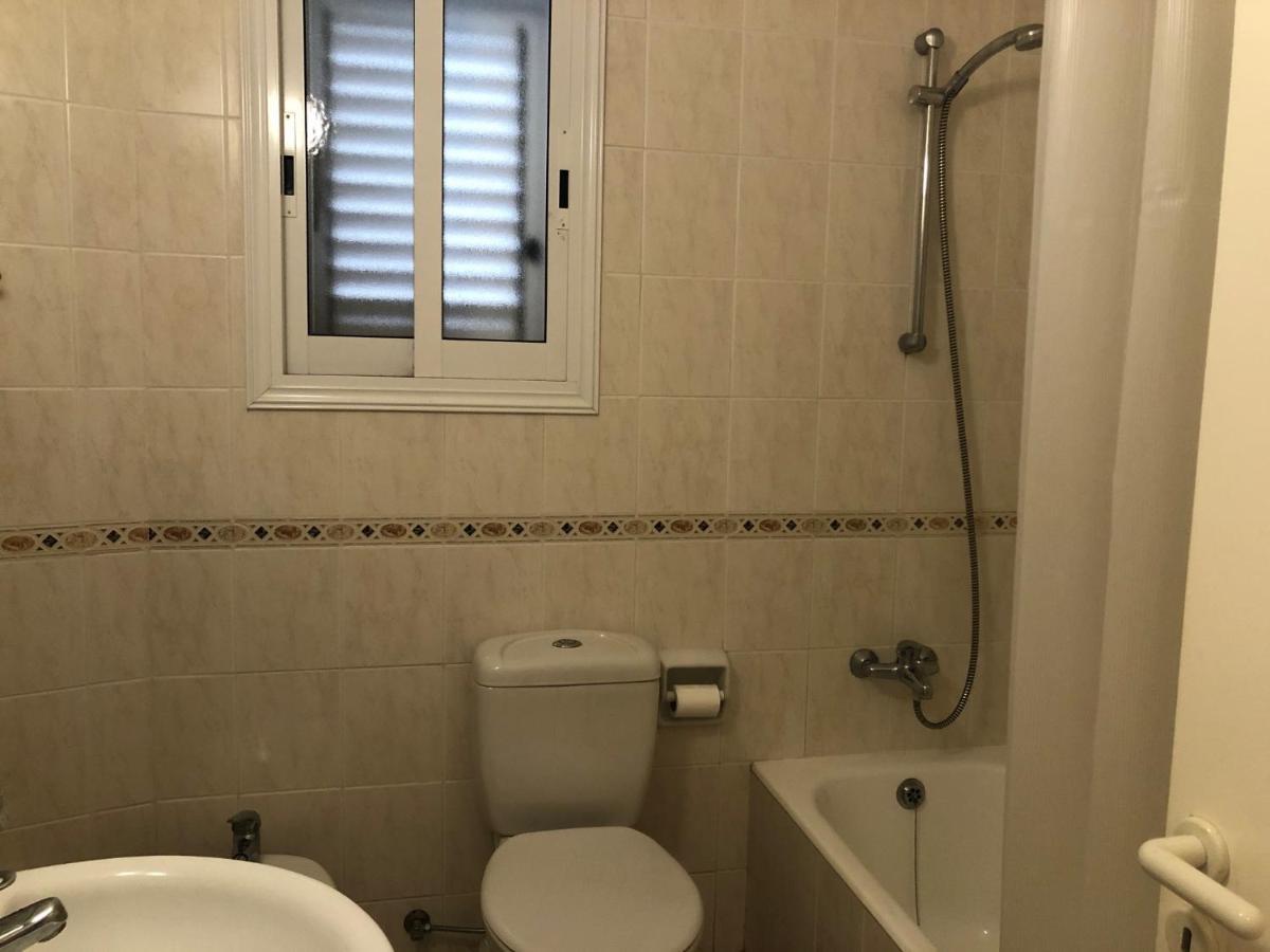 Limnaria - Comfy 2 Bed, 2 Bath Ground Floor Apartment *